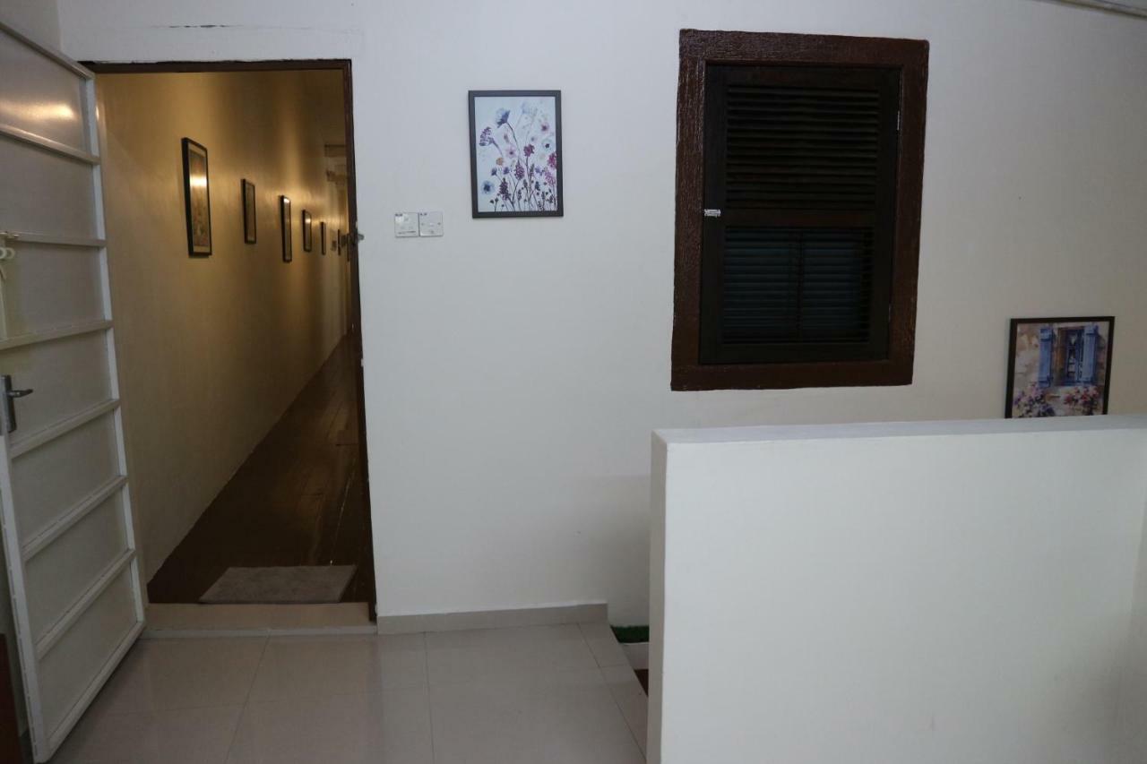 24 Kimberley Hotel George Town Exterior photo